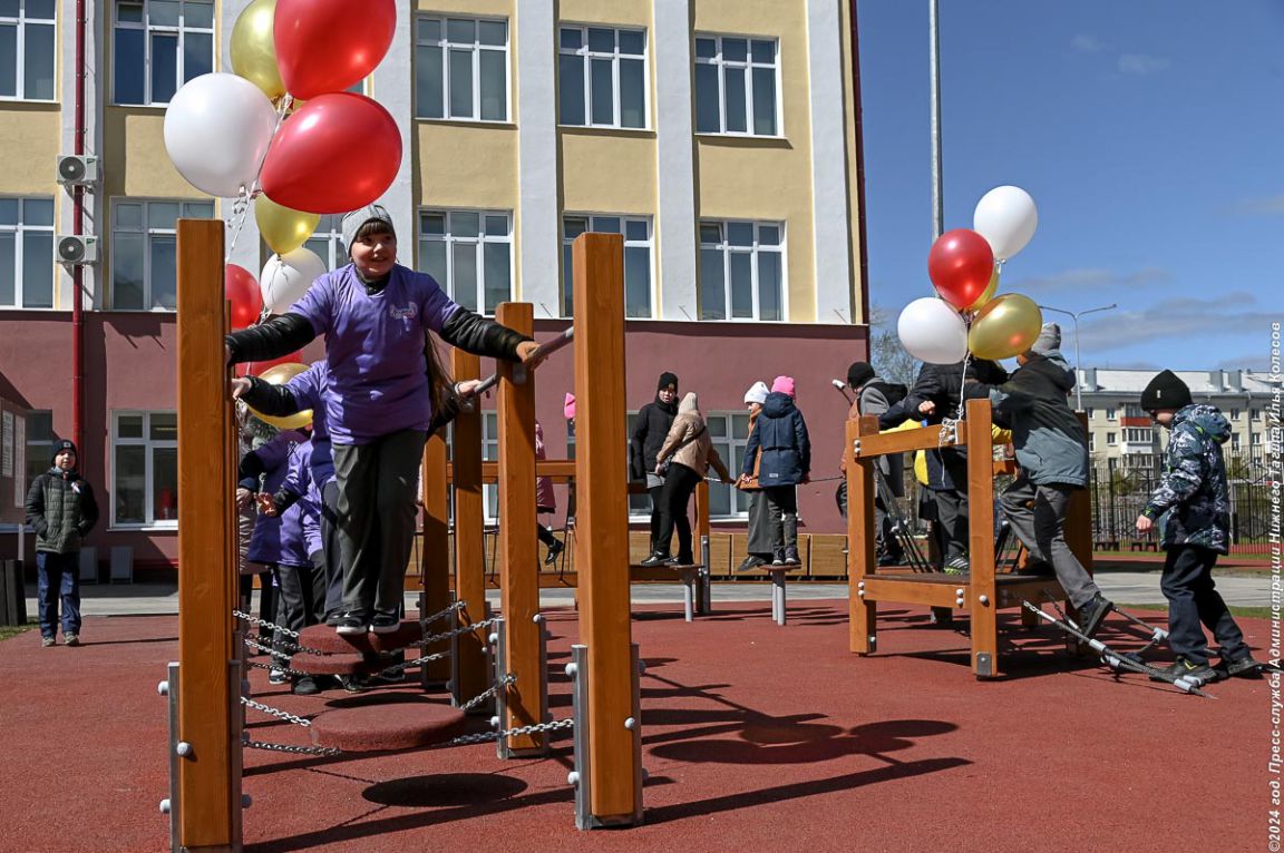 В Нижнем Тагиле отличники школы № 32 получили за пятерки спортивную  площадку - «Уральский рабочий»